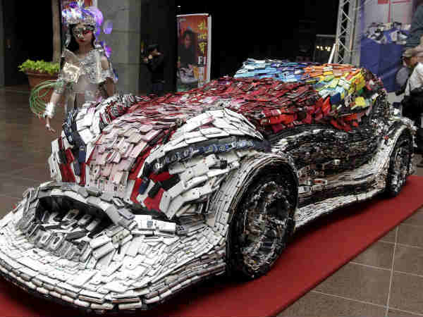 25,000ದಷ್ಟು ಹಳೆಯ ಫೋನ್‌ಗಳಿಂದ ಕಾರು ರಚನೆ