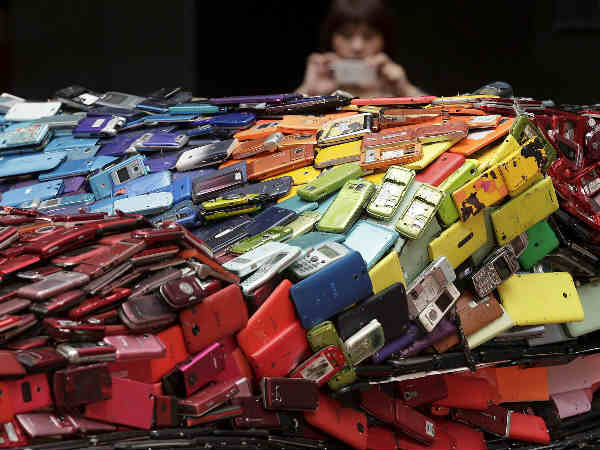 25,000ದಷ್ಟು ಹಳೆಯ ಫೋನ್‌ಗಳಿಂದ ಕಾರು ರಚನೆ