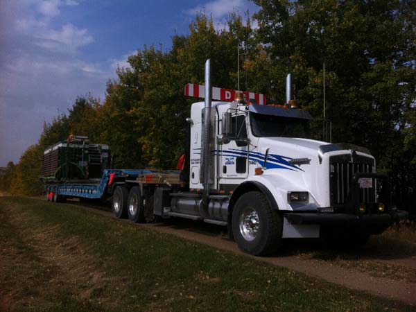 ರಸ್ತೆಯಲ್ಲೂ ಓಡುವ ಗೂಡ್ಸ್ ಬಂಡಿ; ಇದುವೇ ರೋಡ್ ಟ್ರೈನ್..!