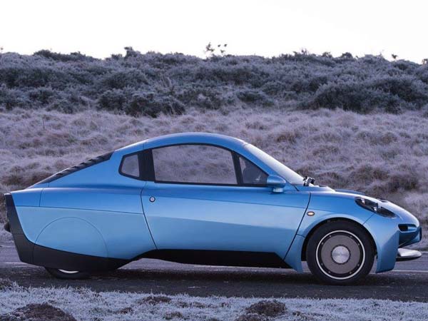 ಮರು ಬಳಕೆಯ ಬಾಟಲಿಗಳಿಂದ ನಿರ್ಮಿಸಿದ ಹೈಡ್ರೋಜನ್ ಕಾರು 