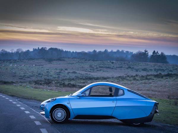 ಮರು ಬಳಕೆಯ ಬಾಟಲಿಗಳಿಂದ ನಿರ್ಮಿಸಿದ ಹೈಡ್ರೋಜನ್ ಕಾರು 