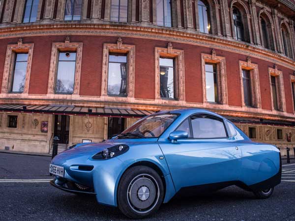 ಮರು ಬಳಕೆಯ ಬಾಟಲಿಗಳಿಂದ ನಿರ್ಮಿಸಿದ ಹೈಡ್ರೋಜನ್ ಕಾರು 