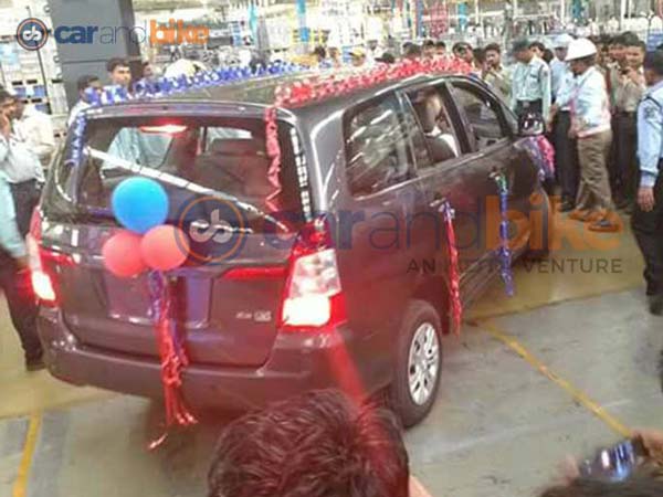 ಬಿಡದಿಯಲ್ಲಿ ಹೊರಬಂತು ಮೊದಲ ತಲೆಮಾರಿನ ಕಟ್ಟಕಡೆಯ ಇನ್ನೋವಾ ಬಿಡದಿಯಲ್ಲಿ ಹೊರಬಂತು ಮೊದಲ ತಲೆಮಾರಿನ ಕಟ್ಟಕಡೆಯ ಇನ್ನೋವಾ