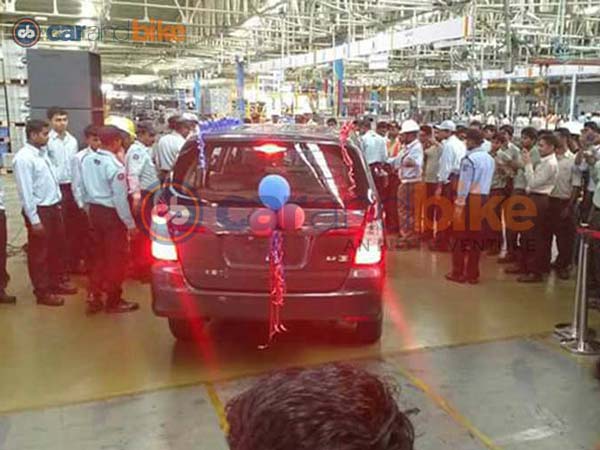 ಬಿಡದಿಯಲ್ಲಿ ಹೊರಬಂತು ಮೊದಲ ತಲೆಮಾರಿನ ಕಟ್ಟಕಡೆಯ ಇನ್ನೋವಾ ಬಿಡದಿಯಲ್ಲಿ ಹೊರಬಂತು ಮೊದಲ ತಲೆಮಾರಿನ ಕಟ್ಟಕಡೆಯ ಇನ್ನೋವಾ