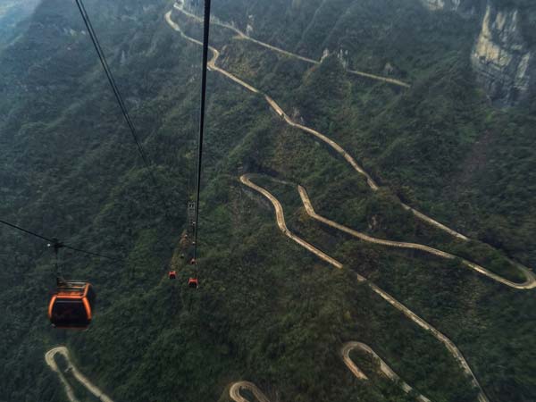 07. ಟಿಯಾನ್ಮೆನ್ ಮೌಂಟೆನ್ ರೋಡ್ - ಟೀನಾ (Tianmen Mountain Road) 