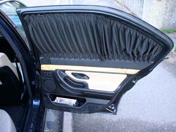 ಕರ್ಟೈನ್ಸ್ 