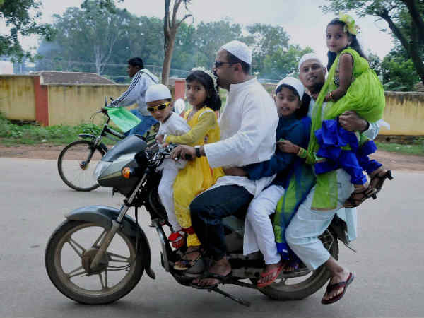 ಹೊಸ ಬೈಕ್ ಖರೀದಿಸುವೀರಾ? ಮೊದಲು ಎರಡು ಹೆಲ್ಮೆಟ್ ಸಾಬೀತುಪಡಿಸಿ!