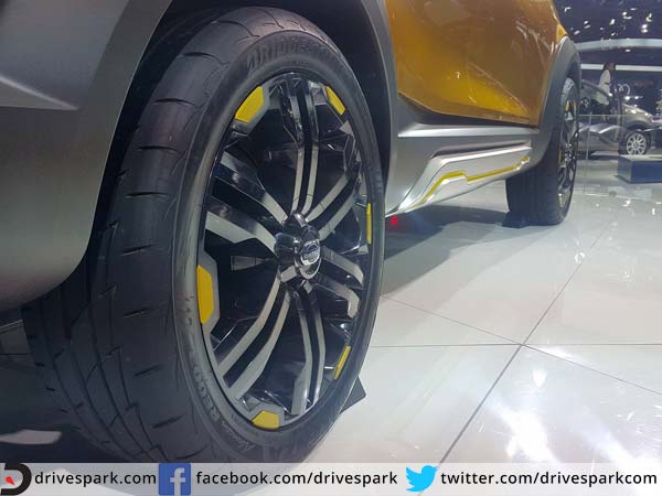 ದಟ್ಸನ್ ಗೊ ಕ್ರಾಸ್ 