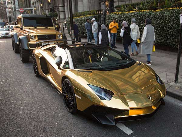 ಚಿನ್ನದ ಕಾರಲ್ಲಿ ಲಂಡನ್ ಸುತ್ತಲು ಬಂದ ಸೌದಿಯ ಶ್ರೀಮಂತ ಪ್ರವಾಸಿ 