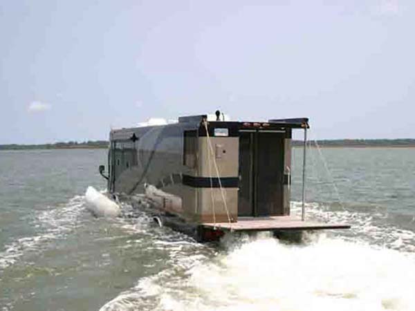 ವಾಹನ ಲೋಕವನ್ನೇ ಬೆರಗುಗೊಳಿಸಿದ ಉಭಯಚರ ಗಾಡಿ 