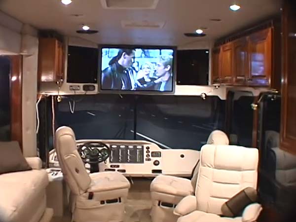 ವಾಹನ ಲೋಕವನ್ನೇ ಬೆರಗುಗೊಳಿಸಿದ ಉಭಯಚರ ಗಾಡಿ 