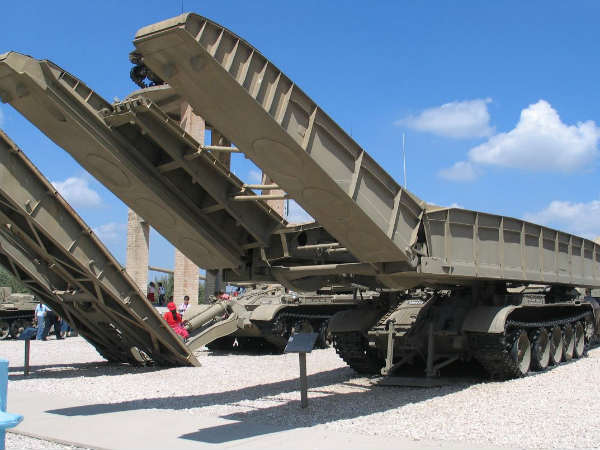 18. ಬ್ರಿಡ್ಜ್ ಲೇಯಿಂಗ್ ಟ್ಯಾಂಕ್ ಎಂಟಿ-55