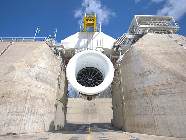 ಬೋಯಿಂಗ್ ಪಾಲಾಗಲಿದೆ ವಿಶ್ವದ ಅತಿ ದೊಡ್ಡ ಜೆಟ್ ಎಂಜಿನ್ 