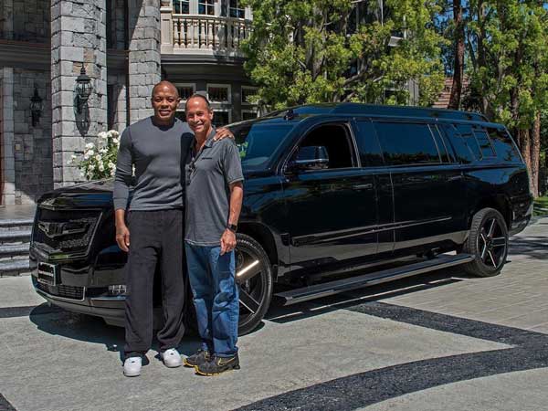 ಖಾಸಗಿ ಜೆಟ್ ಗಿಂತಲೂ ಆಡಂಬರದ ಕ್ಯಾಡಿಲಾಕ್ ಪಡೆದ ಕೋಟ್ಯಧಿಪತಿ