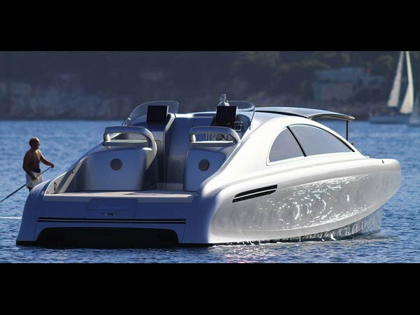 ನೀರಲ್ಲಿ ಬೋಟ್ ಅಲ್ಲ ಕಾರು; ಇದು ಬೆಂಝ್ ಕಮಾಲ್ 