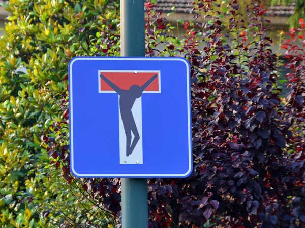 ಅರ್ಥವತ್ತಾದ ಸಂದೇಶ ಸಾರುವ ವ್ಯಂಗ್ಯ ರಸ್ತೆ ಸೂಚನಾ ಫಲಕಗಳು