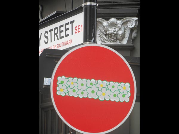 ಅರ್ಥವತ್ತಾದ ಸಂದೇಶ ಸಾರುವ ವ್ಯಂಗ್ಯ ರಸ್ತೆ ಸೂಚನಾ ಫಲಕಗಳು