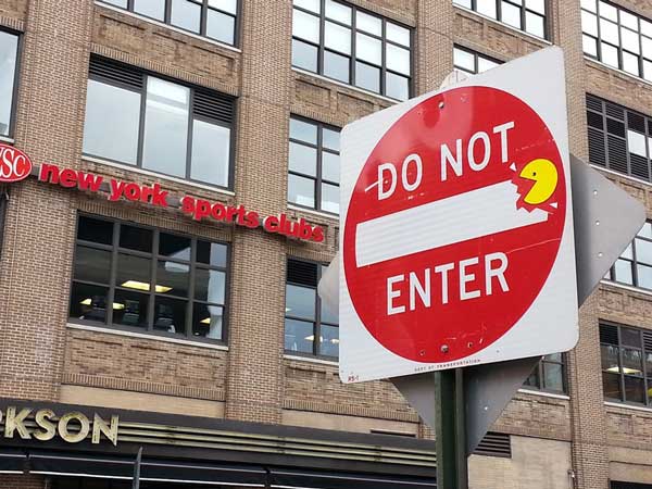 ಅರ್ಥವತ್ತಾದ ಸಂದೇಶ ಸಾರುವ ವ್ಯಂಗ್ಯ ರಸ್ತೆ ಸೂಚನಾ ಫಲಕಗಳು