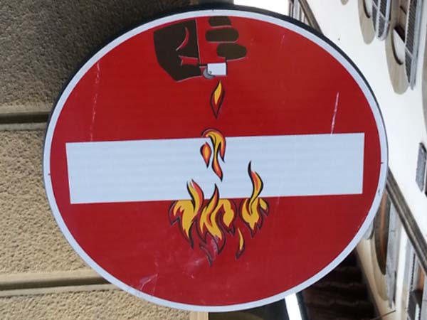 ಅರ್ಥವತ್ತಾದ ಸಂದೇಶ ಸಾರುವ ವ್ಯಂಗ್ಯ ರಸ್ತೆ ಸೂಚನಾ ಫಲಕಗಳು