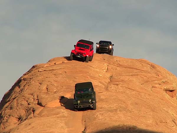 ಜೀಪ್ ಸಾಮರ್ಥ್ಯದ ಬಗ್ಗೆ ಸಂದೇಹವಿದ್ದಲ್ಲಿ ಈ ಅಮೋಘ ವಿಡಿಯೋ ವೀಕ್ಷಿಸಿ