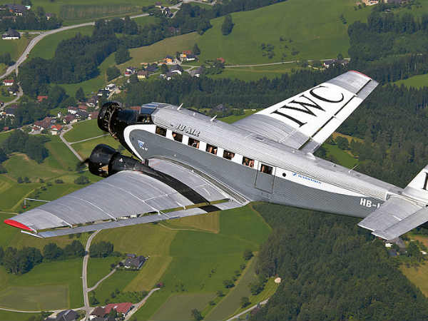 ಅಡಾಲ್ಫ್ ಹಿಟ್ಲರ್ - ವಾಯುಯಾನವಾಗಿ ಪ್ರಚಾರ ನಡೆಸಿದ ಮೊದಲ ರಾಜಕಾರಣಿ 