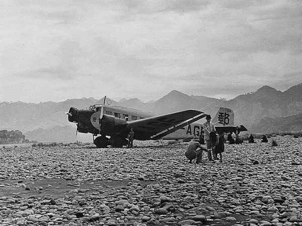 ಅಡಾಲ್ಫ್ ಹಿಟ್ಲರ್ - ವಾಯುಯಾನವಾಗಿ ಪ್ರಚಾರ ನಡೆಸಿದ ಮೊದಲ ರಾಜಕಾರಣಿ 