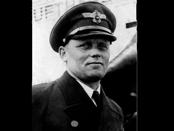 ಅಡಾಲ್ಫ್ ಹಿಟ್ಲರ್ - ವಾಯುಯಾನವಾಗಿ ಪ್ರಚಾರ ನಡೆಸಿದ ಮೊದಲ ರಾಜಕಾರಣಿ 