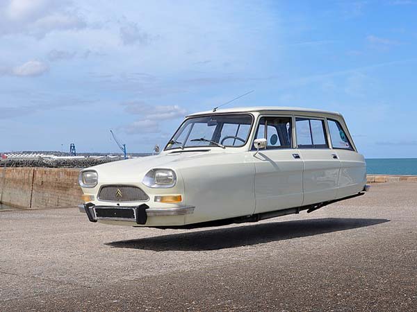 'ಹಾರುವ ಕಾರು' ಭವಿಷ್ಯತ್ತಿನ ಪರಿಕಲ್ಪನೆ ನನಸಾದಿತೇ?