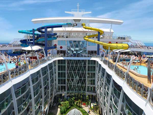 ವಿಶ್ವದ ಅತಿ ದೊಡ್ಡ ಹಡಗು 'ಹಾರ್ಮನಿ ಆಫ್ ದಿ ಸೀಸ್'