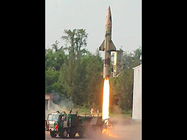 ಗಗನಕ್ಕೆ ಚಿಮ್ಮಿದ ಪೃಥ್ವಿ-2 ಖಂಡಾಂತರ ಕ್ಷಿಪಣಿ 