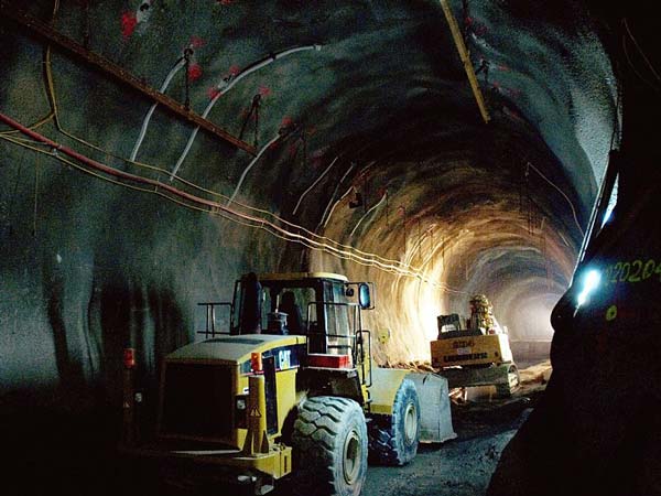 17 ವರ್ಷಗಳ ಬಳಿಕ ವಿಶ್ವದ ಅತಿ ಉದ್ದದ ರೈಲ್ವೆ ಸುರಂಗ ಮಾರ್ಗ ಲೋಕಾರ್ಪಣೆ