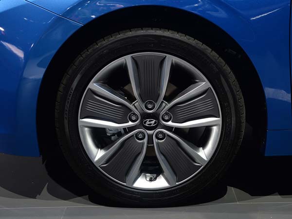 ಹ್ಯುಂಡೈನಿಂದ 402 ಕೀ.ಮೀ ವ್ಯಾಪ್ತಿಯ ವರೆಗಿನ ಎಲೆಕ್ಟ್ರಿಕ್ ಕಾರು ನಿರ್ಮಾಣ