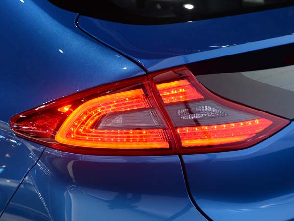 ಹ್ಯುಂಡೈನಿಂದ 402 ಕೀ.ಮೀ ವ್ಯಾಪ್ತಿಯ ವರೆಗಿನ ಎಲೆಕ್ಟ್ರಿಕ್ ಕಾರು ನಿರ್ಮಾಣ