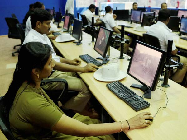 ಹದೆಗೆಟ್ಟ ಬೆಂಗಳೂರು ಟ್ರಾಫಿಕ್ ನಿಯಂತ್ರಿಸಲು 'ಜಾಣ ಟ್ರಾಫಿಕ್ ಸಿಗ್ನಲ್ ವ್ಯವಸ್ಥೆ'