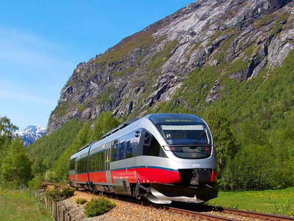 ಸಂಗಾತಿ ಜೊತೆಗೆ ಪ್ರಯಾಣಿಸಬೇಕಾದ ಜಗತ್ತಿನ ಅತಿ ಉದ್ದವಾದ ರೈಲು ಮಾರ್ಗಗಳು