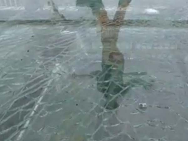 ತಾಕತ್ತಿದ್ದರೆ ಚೀನಾದ ಗಾಜಿನ ಸೇತುವೆ ಒಡೆಯಿರಿ ನೋಡೋಣ?