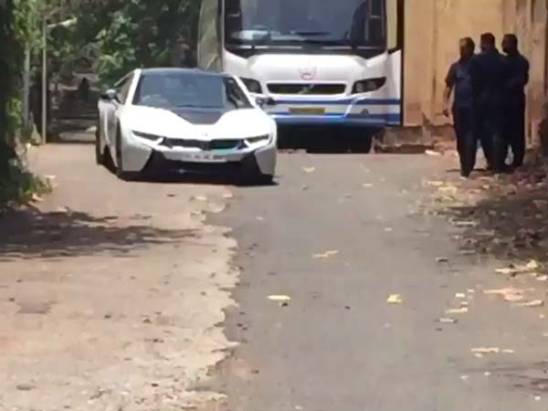 ಸಚಿನ್ ಬಳಿಕ ಹೈಬ್ರಿಡ್ ಕಾರಿಗೆ ಶಾರೂಕ್ ಖಾನ್ ಫಿದಾ!