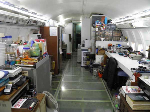 ವಿಮಾನವನ್ನೇ ವಾಸಸ್ಥಳವಾಗಿ ಪರಿವರ್ತಿಸಿದ ಅಮೆರಿಕ ದಿಗ್ಗಜ