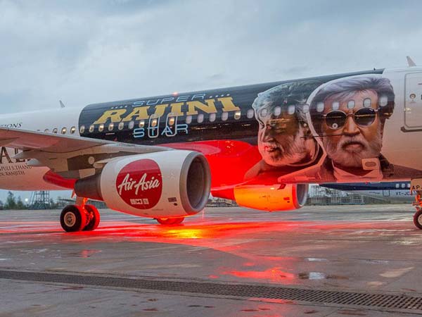 ಎಲ್ಲೆಡೆ 'ಕಬಾಲಿ'ಮಯ; ಬೆಂಗಳೂರಿನಿಂದ 'ಸೂಪರ್ ಸ್ಟಾರ್' ತರಹನೇ ಹಾರಾಡಿ!