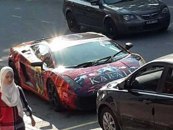 ಸೂಪರ್ ಕಾರಿಗೂ ವ್ಯಾಪಿಸಿದ ರಜನಿ 'ಕಬಾಲಿ' ಹವಾ