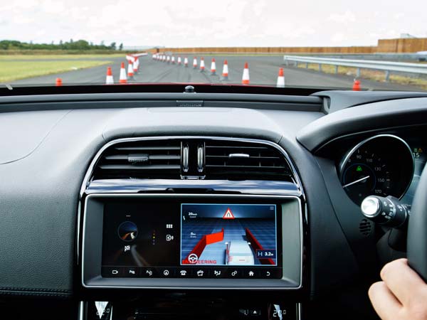 ಜಾಗ್ವಾರ್ ಸ್ವಯಂಚಾಲಿತ ಕಾರುಗಳಿಗೆ ಅಗ್ನಿಪರೀಕ್ಷೆ 