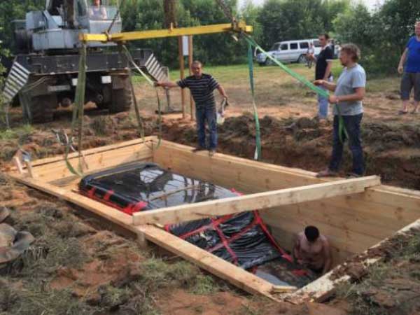 ರಷ್ಯಾ ಭೂಗತ ಅಡಗುದಾಣದಲ್ಲಿ 'ಜಿ-ಕ್ಲಾಸ್'