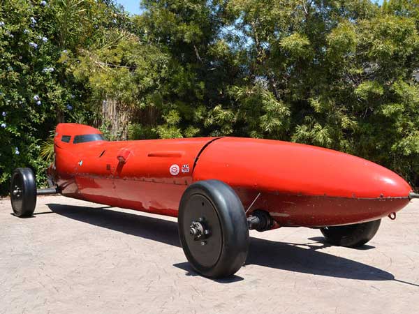 ಮನಸೊರೆಗೈದ ವಿಮಾನ ಶೈಲಿಯ ವಿಂಟೇಜ್ ವಾಹನ 