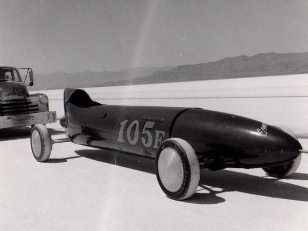 ಮನಸೊರೆಗೈದ ವಿಮಾನ ಶೈಲಿಯ ವಿಂಟೇಜ್ ವಾಹನ 