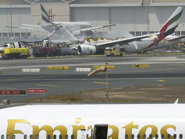 ನಿಜಕ್ಕೂ ಸೇಫೆಸ್ಟ್ ಎಮಿರೇಟ್ಸ್ ವಿಮಾನದಲ್ಲಿ ಆಗಿದ್ದೇನು?