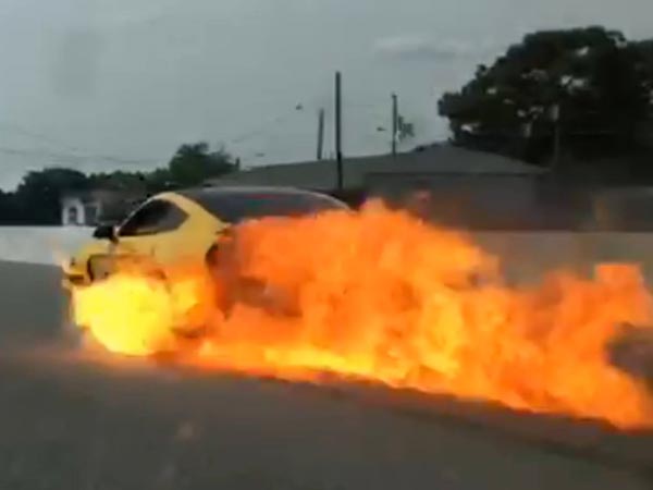 ಗಂಟೆಗೆ 193 ಕೀ.ಮೀ. ವೇಗ; ಒಂದೇ ಸಮನೆ ಹೊತ್ತಿ ಉರಿದ ಫೋರ್ಡ್ ಮಸ್ಟಾಂಗ್