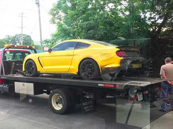 ಗಂಟೆಗೆ 193 ಕೀ.ಮೀ. ವೇಗ; ಒಂದೇ ಸಮನೆ ಹೊತ್ತಿ ಉರಿದ ಫೋರ್ಡ್ ಮಸ್ಟಾಂಗ್