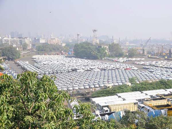 ಮುಂಬೈ ಬಂದರಿನಿಂದ ದಿನವೊಂದರಲ್ಲೇ ದಾಖಲೆಯ 6316 ಕಾರುಗಳ ರಫ್ತು!