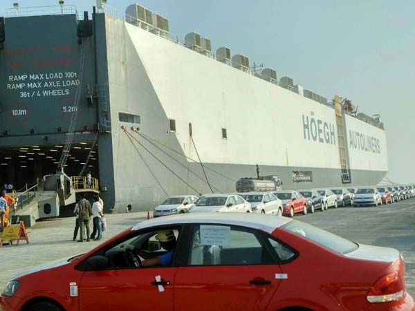 ಮುಂಬೈ ಬಂದರಿನಿಂದ ದಿನವೊಂದರಲ್ಲೇ ದಾಖಲೆಯ 6316 ಕಾರುಗಳ ರಫ್ತು!