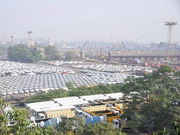 ಮುಂಬೈ ಬಂದರಿನಿಂದ ದಿನವೊಂದರಲ್ಲೇ ದಾಖಲೆಯ 6316 ಕಾರುಗಳ ರಫ್ತು!